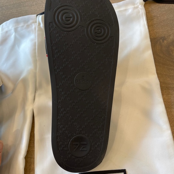 Gucci Logo Stripe Slides - Picture 5 of 7